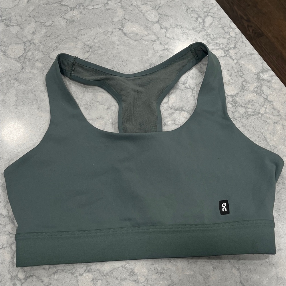 On Cloud olive green movement bra-Size Small-EUC